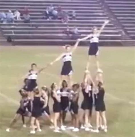 Cheerleading Stunt Im The Bottom Flyer Cheerleading Stunt