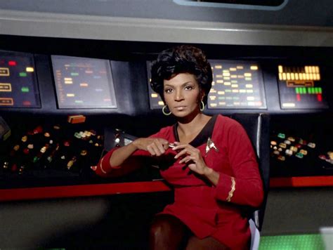 Nichelle Nichols Pioneering Star Trek Actress And Nasa Recruiter Dies