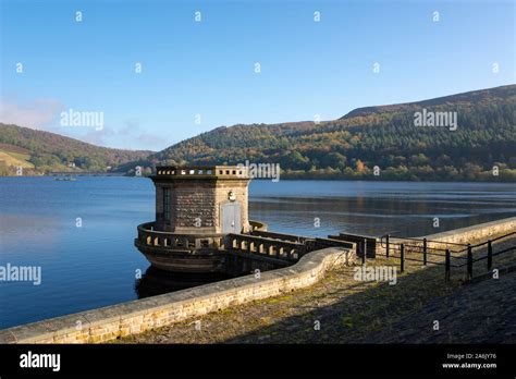 Ladybower Reservoir Autumn Hi Res Stock Photography And Images Alamy