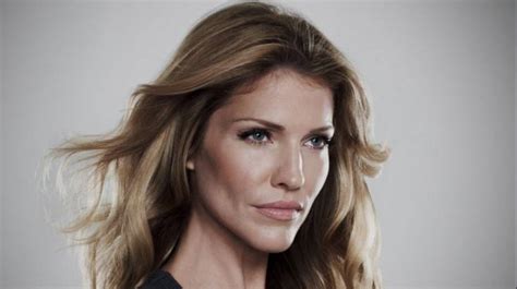 tricia helfer height weight bra size measurements shoe size