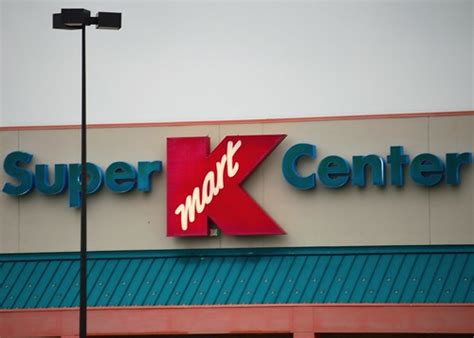 Super Kmart Center Sign The Super And Center Signs Are Flickr