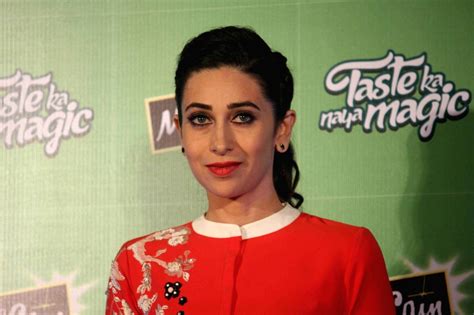 Akshay kumar karishma kapoor kareena kapoor katrina kaif. Karisma Kapoor posts throwback pic, asks fans to guess the ...