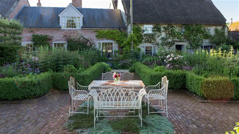 Cottage Garden Patio Ideas 11 Beautiful Ways To Create A Flower Filled