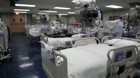 À New York ce navire hôpital de lits se prépare à accueillir ses premiers patients YouTube