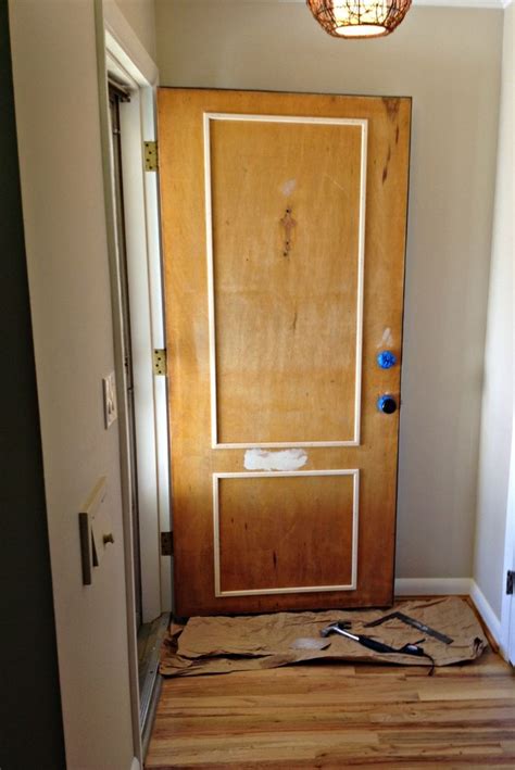 DIY FRONT DOOR MAKEOVER - PAINT AND TRIM | Sincerely Saturday | Front