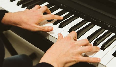 What Is The Ideal Hand Size For Playing The Piano Musicalhowcom