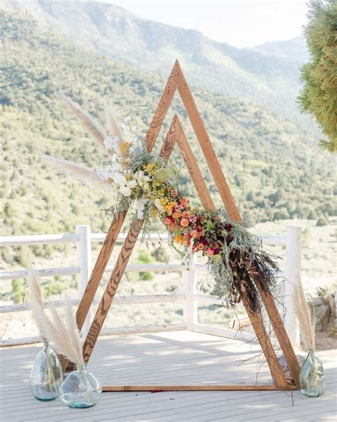 30 Beautiful Wedding Arch Ideas The Glossychic In 2021