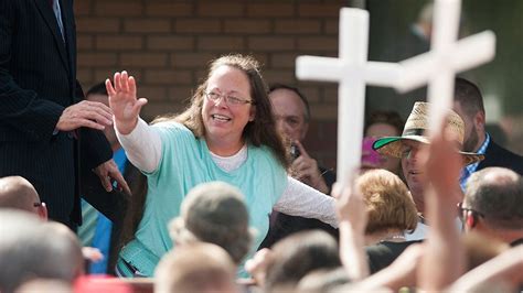 Kim Davis To Pay 360 000 For Denying Gay Marriage Licenses