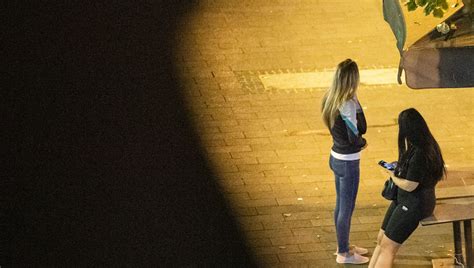 entre 7 000 et 10 000 mineur·e·s se prostituent en france selon un rapport inquiétant