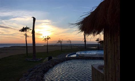 If you have ever heard about the heavenly borabora beaches and its remarkable huts; A Chillaxed Weekend At Bayside Red Sea Resort