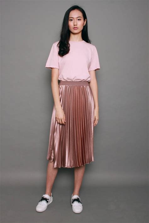 Metallic Long Pleated Skirt In Pink Shopperboard