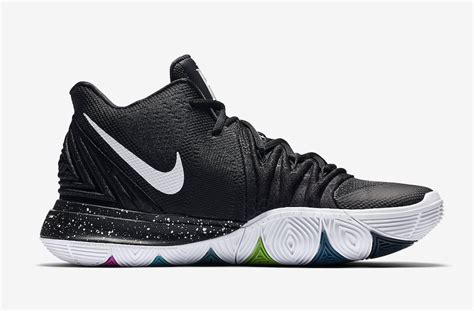 In each version of the shoe, the designs portray speed and fluidity, very similar to irving's game. Official Images: Nike Kyrie 5 Black Magic • KicksOnFire.com