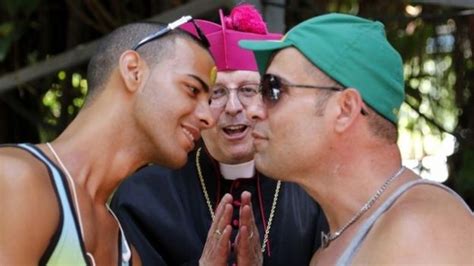Cuba Cancels Annual Conga Against Homophobia March Bbc News