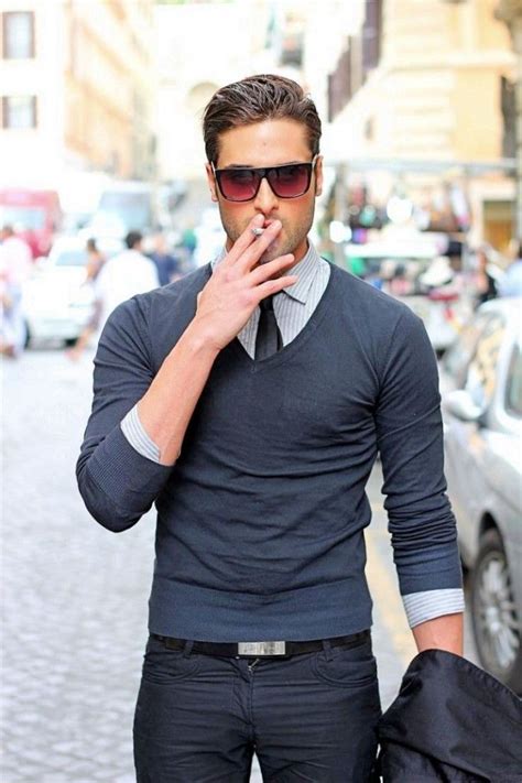 The retro look is making a seriously strong come back in 2013 and will likely be a hot look for men in 2014 as well. most popular mens haircut2014 - Mens Haircuts 2014 | Moda ...