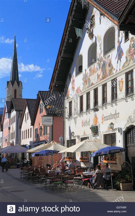 Kaufen ein hauskauf ist eine große investition, bei der es viel zu beachten gilt. Garmisch Partenkirchen Cafe Stockfotos und -bilder Kaufen ...