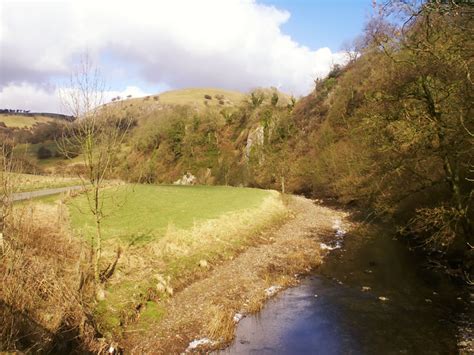 Ecton Hill And The Manifold Valley Walk Snap The Peaks