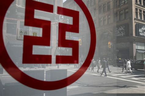 Shop online or at any store nationwide and earn rewards points every time you use your qualifying credit, cheque or debit card. ICBC Standard Bank Plans to Shut Base Metals, Equities ...