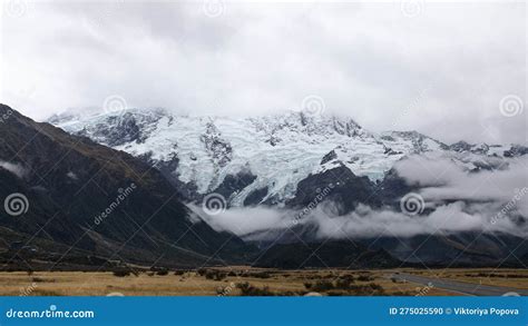 The Road To Mount Cook New Zealand Landscape Snowy Alpine Mountains