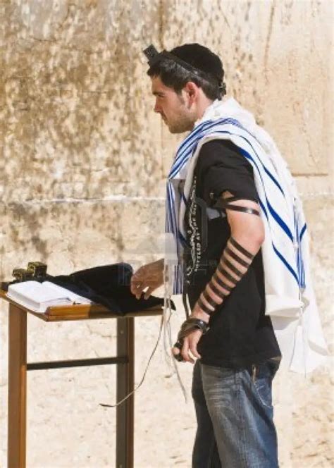 ¿conoces Como Es La Vestimenta En El Judaísmo Apréndelo Aquí 2022
