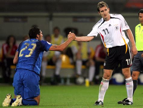 Da raspadori a tripaldelli, 6 convocati del sassuolo. Mondiali 2006: ITALIA | Il football come lo abbiamo amato ...