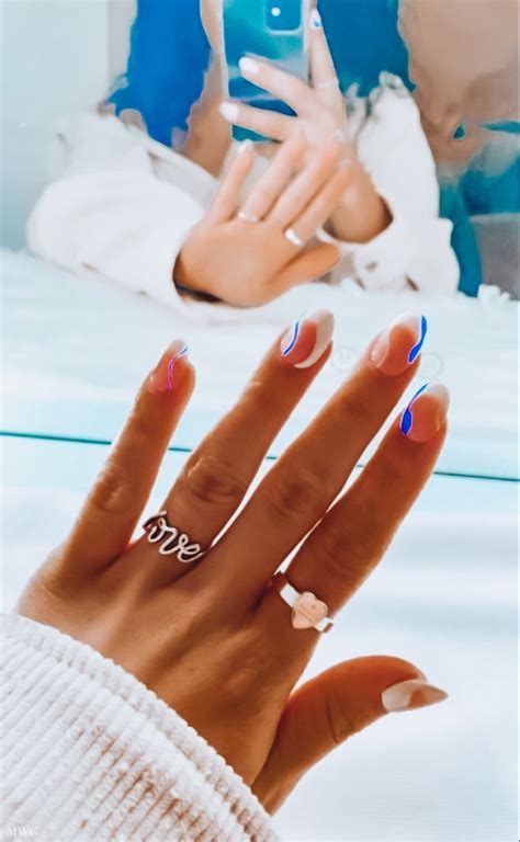 𝐩𝐢𝐧𝐭𝐞𝐫𝐞𝐬𝐭: @𝐦𝐚𝐝𝐢𝐬𝐨𝐧𝐠𝐫𝐚𝐜𝐞𝐰𝐮 ☻ in 2021 | Beach nails, Swag nails, Preppy