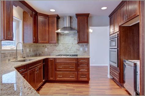 Specializing in hardwood furniture, trim carpentry, cabinets, home improvement and architectural millwork, wade shaddy has worked in homebuilding since 1972. Shaker Cabinets With Crown Molding #24897 | Furniture Ideas