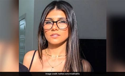 Mia Khalifa Made 12 000 Dollars For Dozen Shoots Porn Industry Kept Moolah
