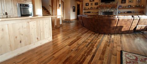 Distressed Hardwood Flooring Design Ideas With A Cozy Distressed Look