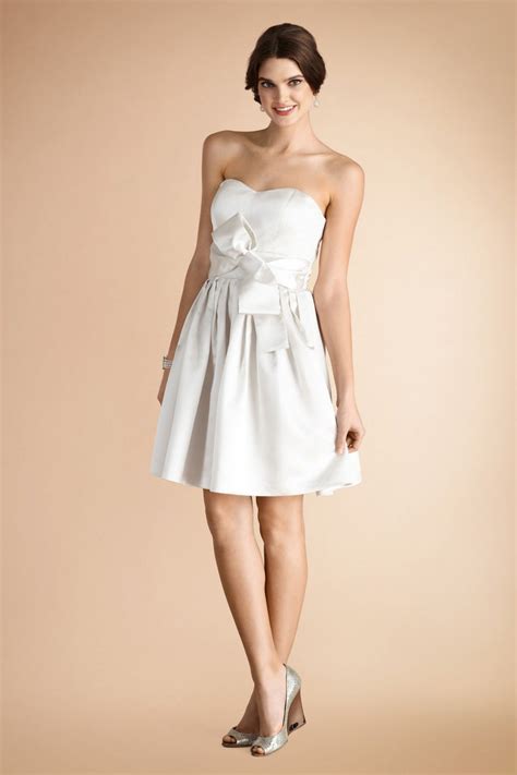 2 Little White Dresses For Girls Who Don T Want To Do The Whole Huge Wedding Dress Thing