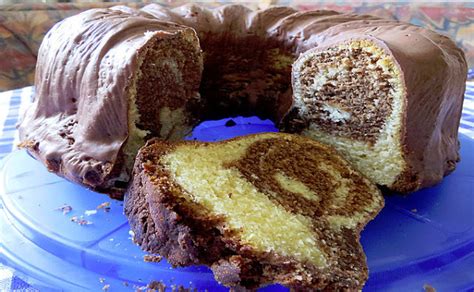 Nun das nutella und den kakao zu der, in der rührschüssel verbliebenen, teigmenge geben und gut einarbeiten. EIERLIKÖR KUCHEN MIT NUTELLA - 110recipes