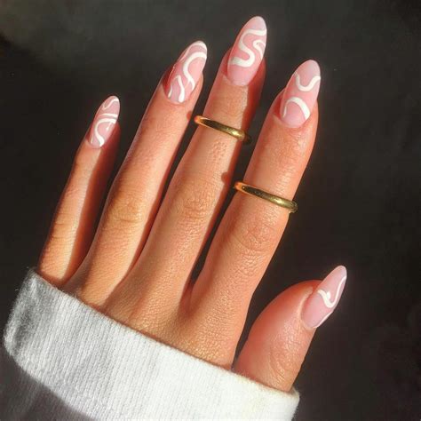 The Coolest White Nails To Try This Season Stylegps In 2021 White