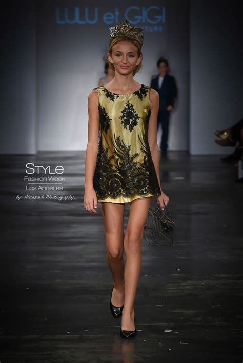 Model Angelina Porcelli At Style Fashion Week Couture Lulu Et Gigi