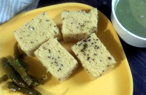 Super easy dhokla made with rava or sooji in just 15 minutes. How to make Khaman Dhokla recipe | Dhokla Gujrati recipe