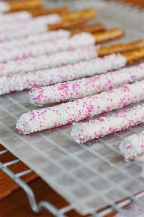 Valentines White Chocolate Dipped Pretzel Rods The