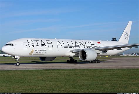 Boeing 777 312er Star Alliance Singapore Airlines Aviation Photo