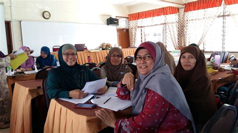 Penskoran kerja kursus 913 bahasa arab. BLOG RASMI SMK BBST: Taklimat Penyelarasan Rubrik ...