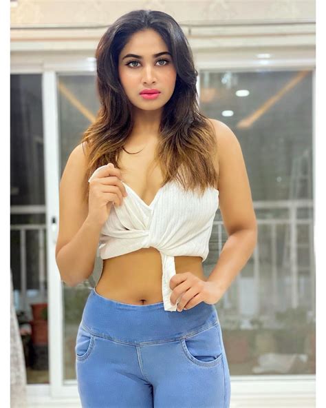 Tamil Tv Serial Actress Hot Shivani Narayanan Spicy Photoshoot