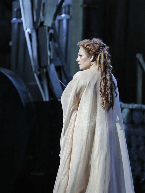 Sondra Radvanovsky Follows In Footsteps Of The Greats In Norma