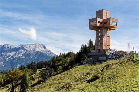 Jakob in haus non ha molto da offrire pertanto per le passeggiate serali e lo shopping siamo stati costretti a frequentare i paesi limitrofi. Der Jakobsweg im PillerseeTal | Pilgern in Tirol