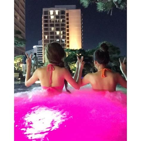 Crayon Pops Ellin Now Posing In A Bikini Swearing On Instagram Asian Junkie