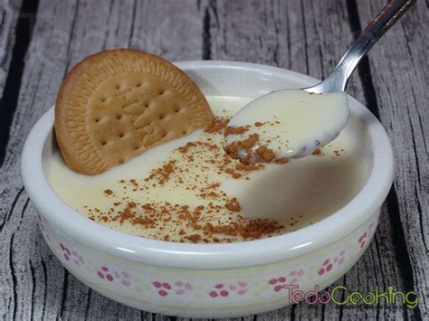 Lo bueno que tienen las natillas caseras, es que puedes servirlas en cualquier ocasión. Natillas caseras en el microondas, en solo 6 minutos!