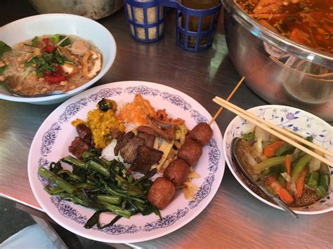 As a carnivore, i assumed vegetarian thai wouldnt be as flavorful, and i was so wrong. Vegan Thai Food Stalls - Bangkok Restaurant - HappyCow