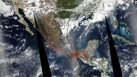 video mapa satelital de la nasa muestra la ubicación de los más de 100 incendios forestales en