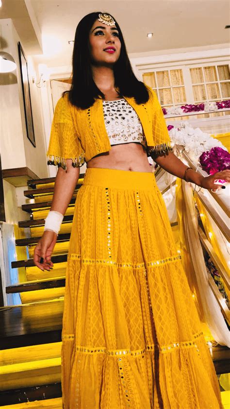 Which Image Of Disha Parmar Exposing Her Hottest Navel You Fapped Most 🥵💦 ・ Popularpics