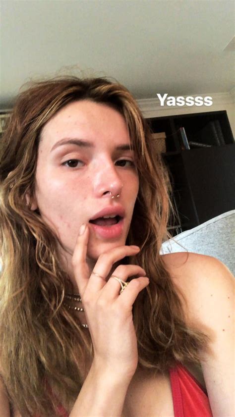 Seksowna Bella Thorne 14 Zdjęcia GIF Naga celebrytka