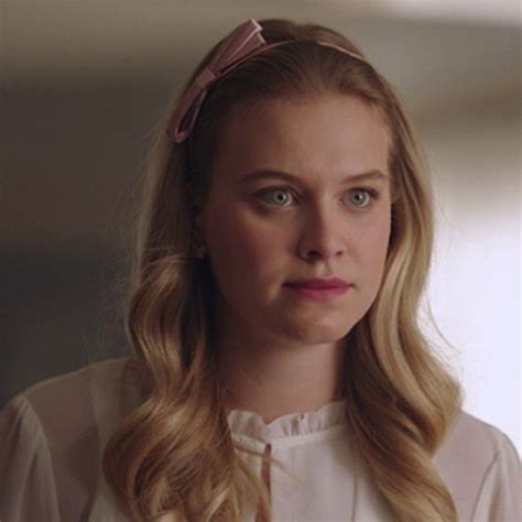 Betty Cooper Polly Cooper Riverdale Polly Riverdale Cast Tiera