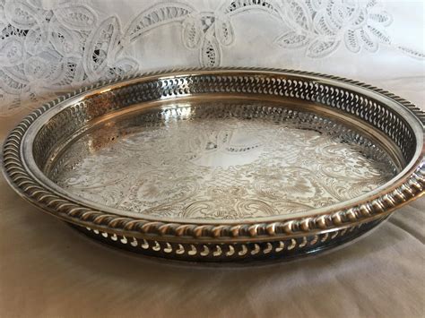 Vintage WM Rogers 671 Silverplate Round Serving Tray Silver Serving