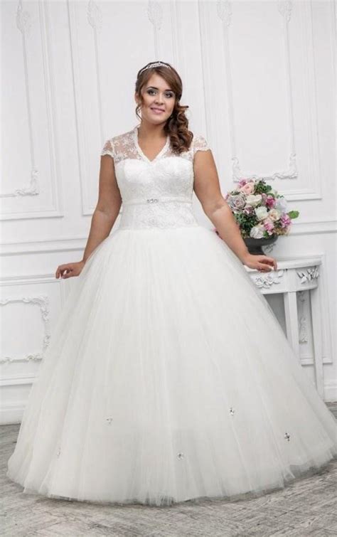Here ericdress.com shows customers a fashion collection of current wedding dress styles 2018.you can find many great items. Best wedding dress styles for plus size - PlusLook.eu ...