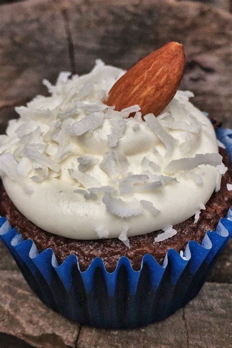 How to make whipped cream. Sturdy Whipped Cream Frosting | Recipe | Frosting recipes, Fun cupcake recipes, Cream frosting