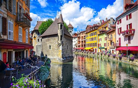 Island Palace Annecy In France River Town In France Annecy Castle